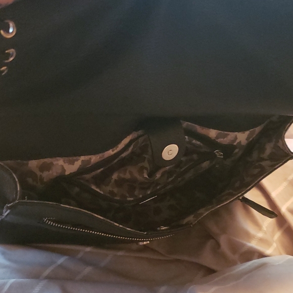 Guess handbag - Picture 2 of 2